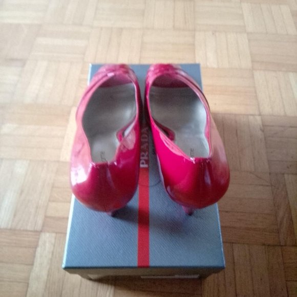 LIZ CLAIBORN HEELS - Picture 4 of 5